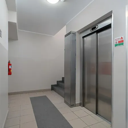 Spacious & Bright With Parking By Renters Апартаменты