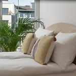 Spacious & Bright With Parking By Renters