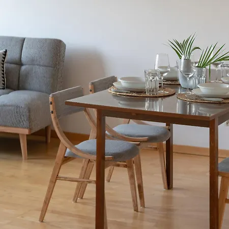Lejlighed Spacious & Bright With Parking By Renters Poznań