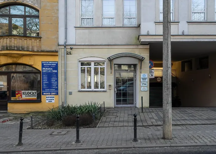 Spacious & Bright With Parking By Renters Apartamento