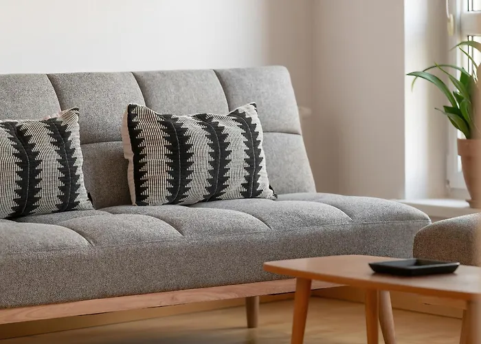 Spacious & Bright With Parking By Renters Apartamento *